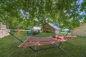 Blanco Riverside Cottages & RV