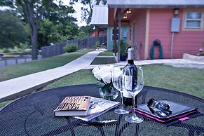 Blanco Riverside Cottages & RV