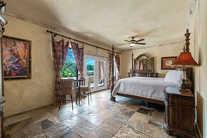 Blanco Riverside Cottages & RV