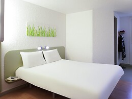 ibis budget Tarbes