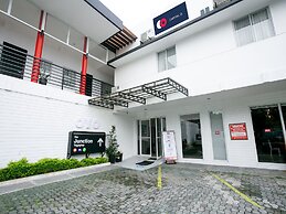 Capital O 642 The Junction Tagaytay