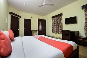 Collection O 2228 Hotel Royal Icon