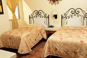 Hotel Hacienda del Sol