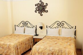 Hotel Hacienda del Sol