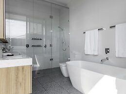 The Johnson Brisbane - Art Series