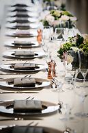 Halcyon - a hotel in Cherry Creek