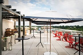 Halcyon - a hotel in Cherry Creek