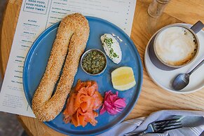 Halcyon - a hotel in Cherry Creek