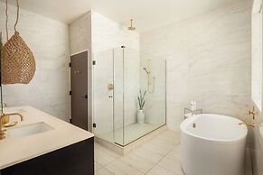 Halcyon - a hotel in Cherry Creek