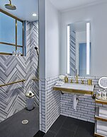 Halcyon - a hotel in Cherry Creek