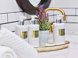 Halcyon - a hotel in Cherry Creek