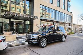 Halcyon - a hotel in Cherry Creek