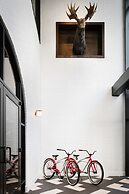 Halcyon - a hotel in Cherry Creek