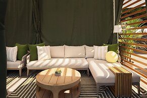 Halcyon - a hotel in Cherry Creek
