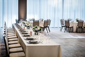 Halcyon - a hotel in Cherry Creek