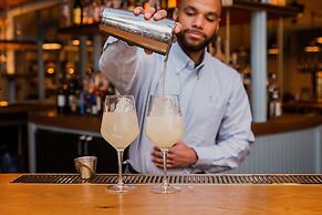 Halcyon - a hotel in Cherry Creek