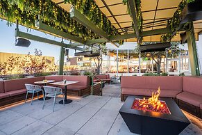 Halcyon - a hotel in Cherry Creek