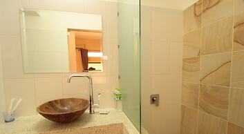 Lemongrass & Ginger Hotel