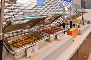 Holiday Inn Express & Suites Omaha Airport by IHG