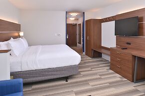 Holiday Inn Express & Suites Omaha Airport by IHG