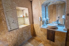 Kemerhan Hotel & Cave Suites