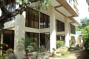 Anahaw Studio Suites