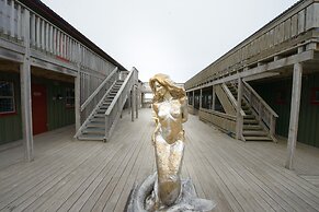 Grønnbuene Rorbu Hotel