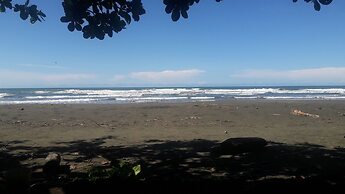 Playa Negra Guesthouse