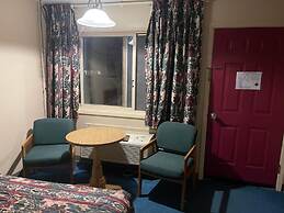 Dollinger's Motor Inn