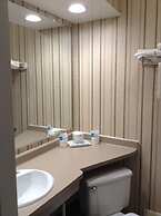 Dollinger's Motor Inn