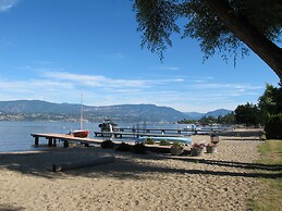 Lakeshore Bed & Breakfast