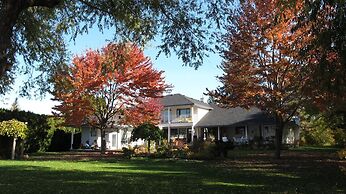 Lakeshore Bed & Breakfast