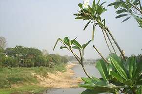 Ban Rim Nam Riverside Resort