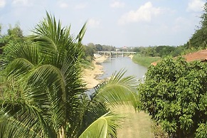 Ban Rim Nam Riverside Resort
