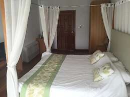 Ban Rim Nam Riverside Resort