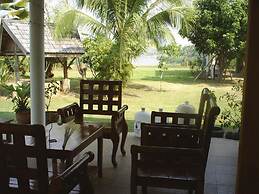 Ban Rim Nam Riverside Resort