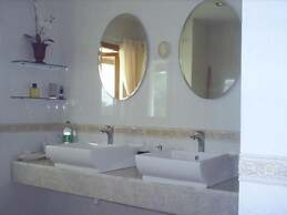 Ban Rim Nam Riverside Resort