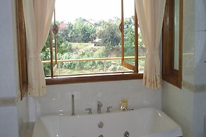 Ban Rim Nam Riverside Resort