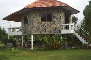 Ban Rim Nam Riverside Resort