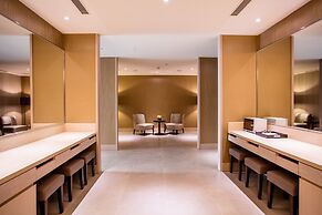 Fullon Hotel Taoyuan Airport Access MRT A8