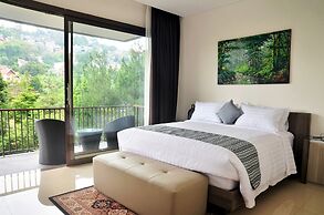 Chamomile Hill View 6BR Villa with a Private Pool