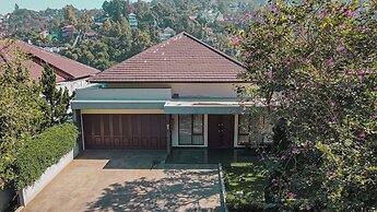 Chamomile Hill View 6BR Villa with a Private Pool