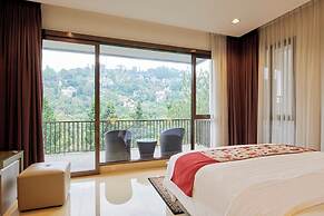 Chamomile Hill View 6BR Villa with a Private Pool