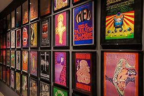 Sant Jordi Hostels Rock Palace