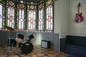 Sant Jordi Hostels Rock Palace