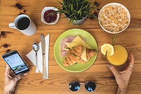 Sant Jordi Hostels Rock Palace