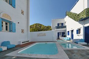 Tinos Aqua Palazzo