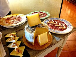 Hospedium Hotel Val de Pinares