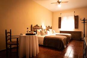 Hospedium Hotel Val de Pinares