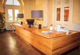 Maloja Palace Apartments